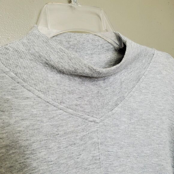 Athleta Apollo Crewneck Sweatshirt Size Medium Gray Pullover Athleisure - Picture 3 of 12